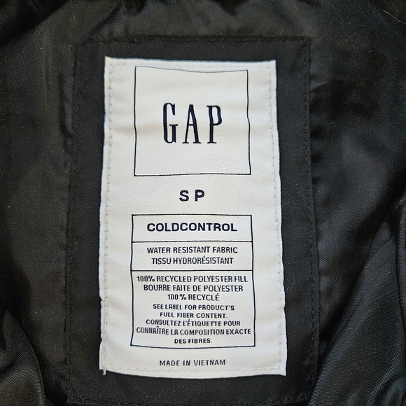 Gap Black Puffer Vest - Picture 5 of 5